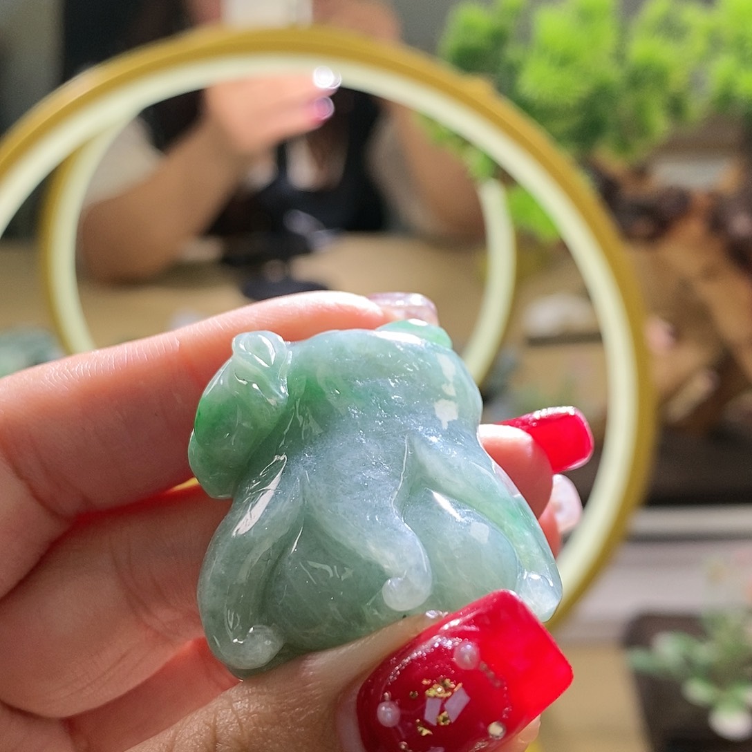 【闪购商品】翡翠颈饰未镶嵌瓜