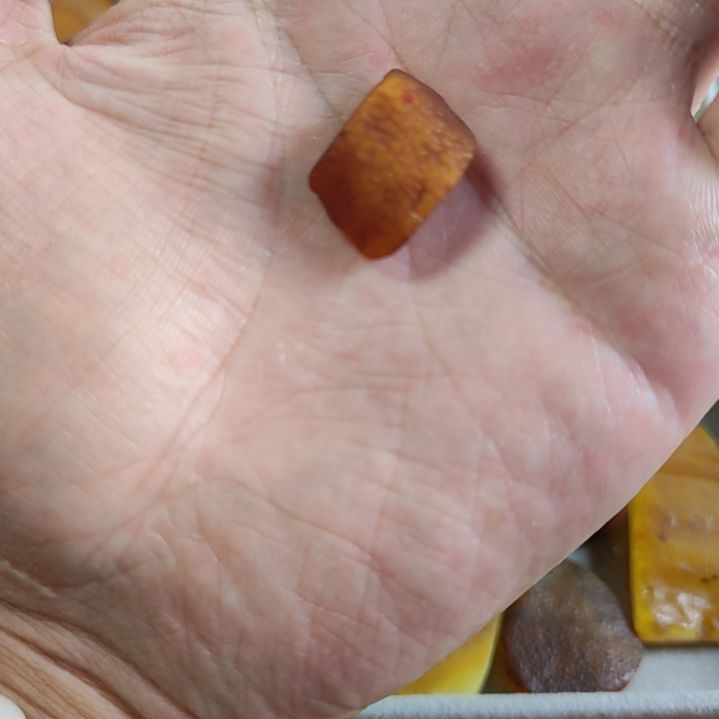 琥珀裸石未镶嵌数****.