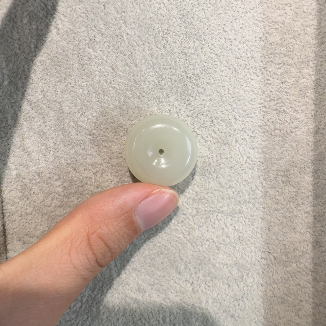 和田玉未镶嵌吊坠(赠链)25平安扣