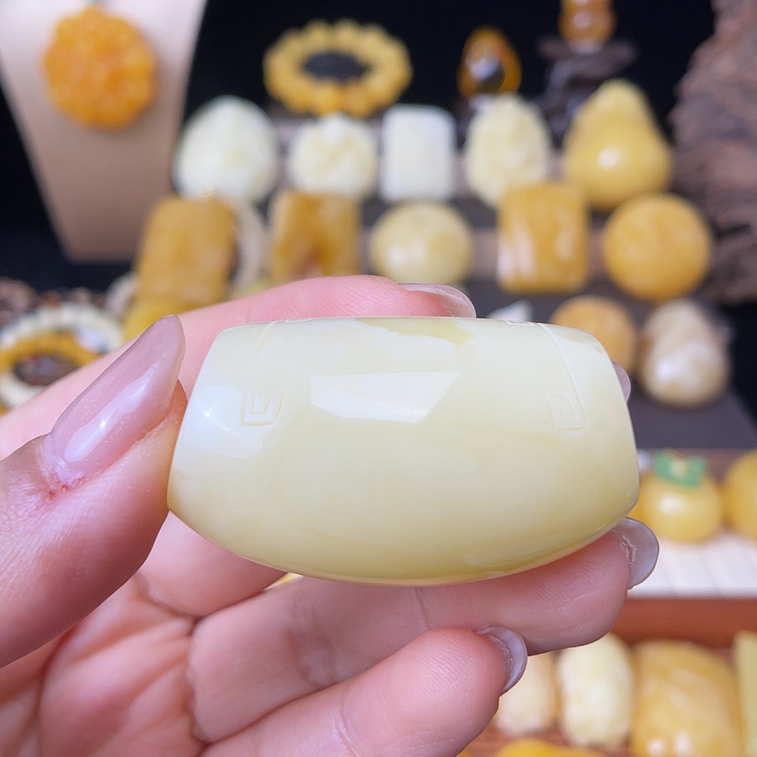 琥珀未镶嵌珠宝奇石