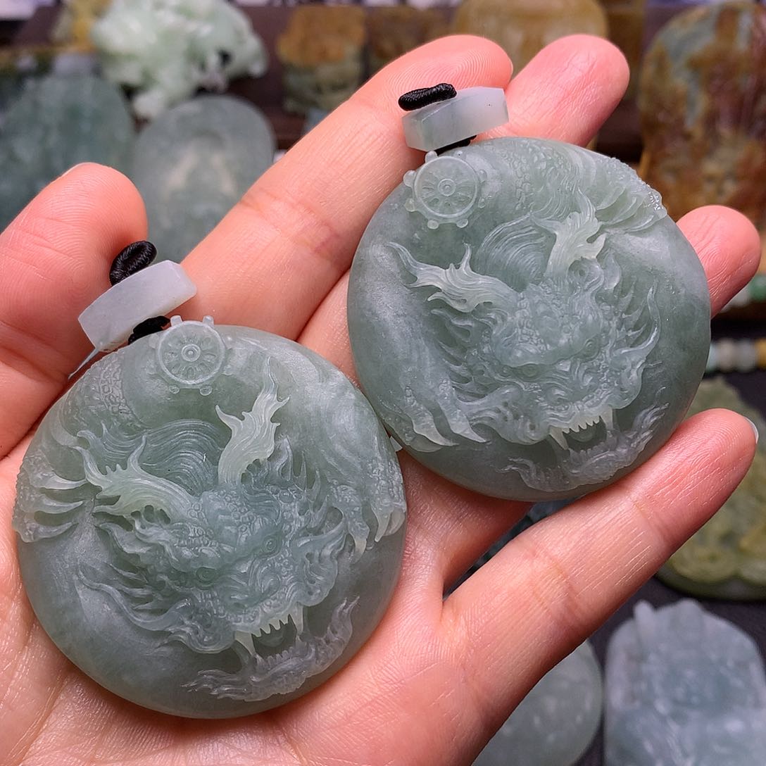 定制翡翠未镶嵌金**方龙