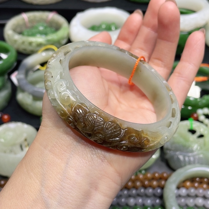 和田玉手镯59圈口 编号77未镶嵌