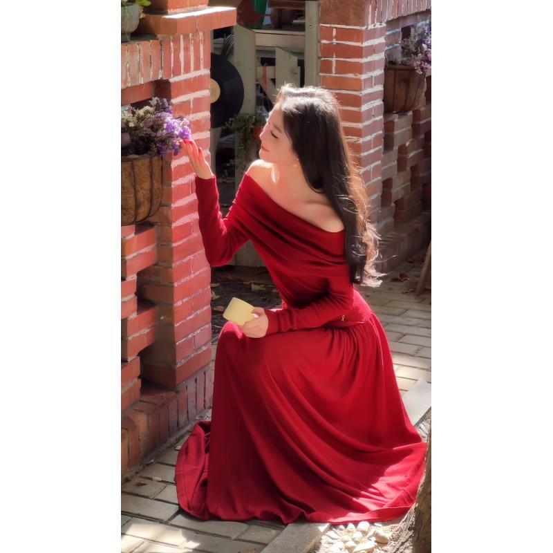 【维纳斯】2025秋季新款气质一字肩显瘦法式红色羊毛长款裙子套装女