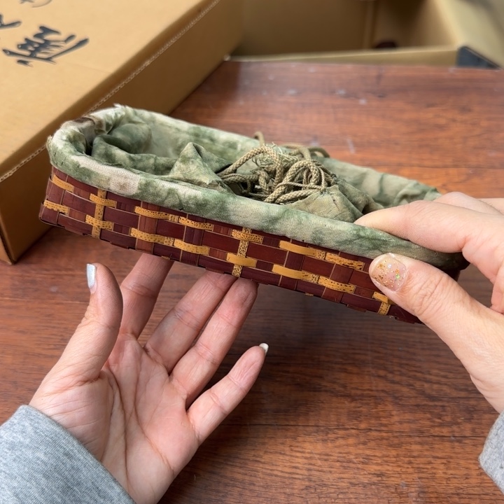 一个陶瓷物件哈哈哈家