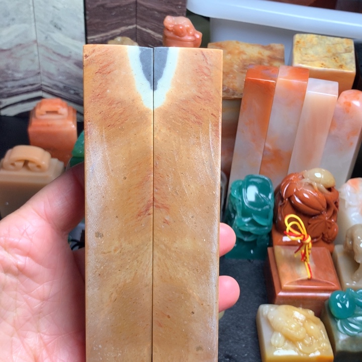 青田石青田石印章上写有