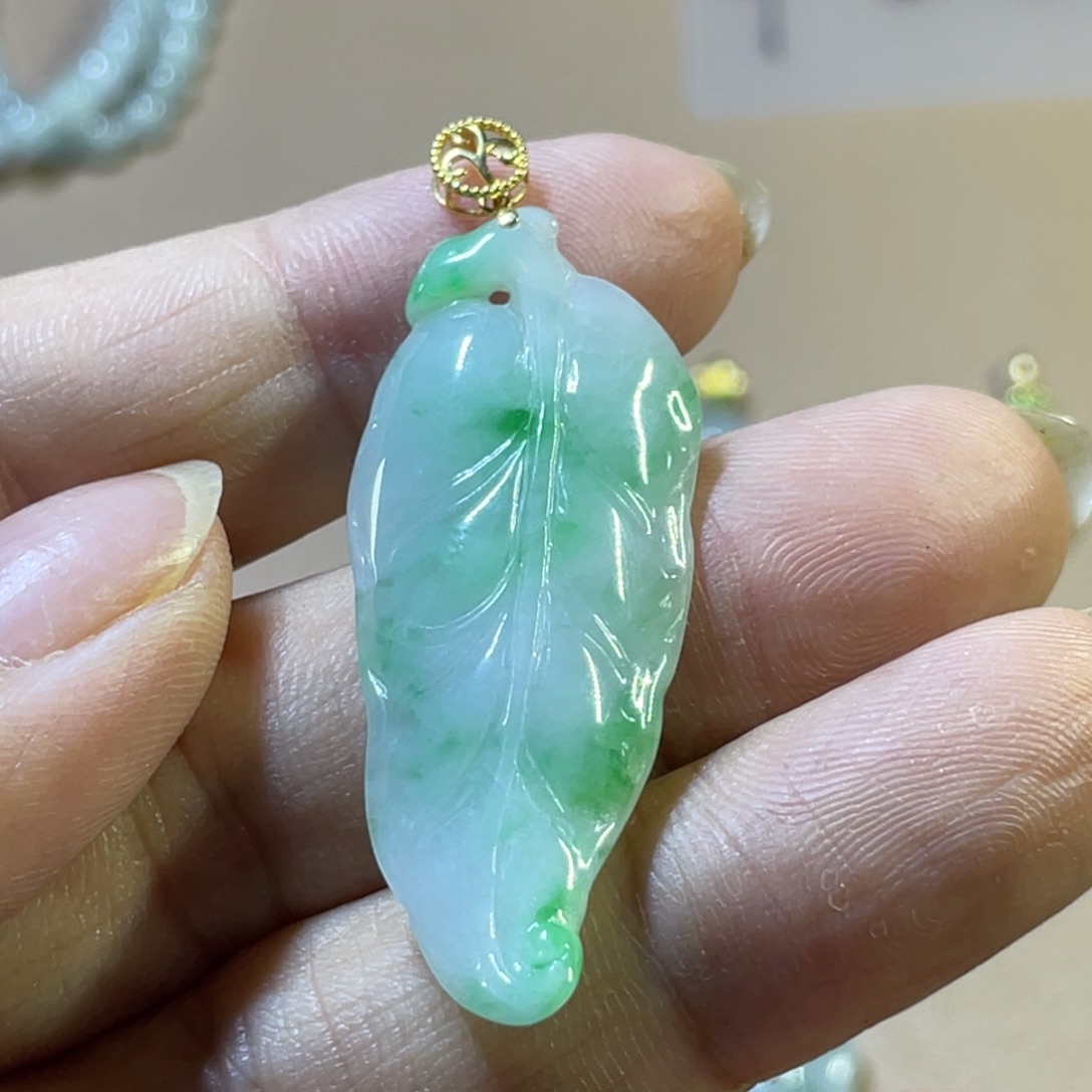 翡翠颈饰18K金镶嵌翡翠