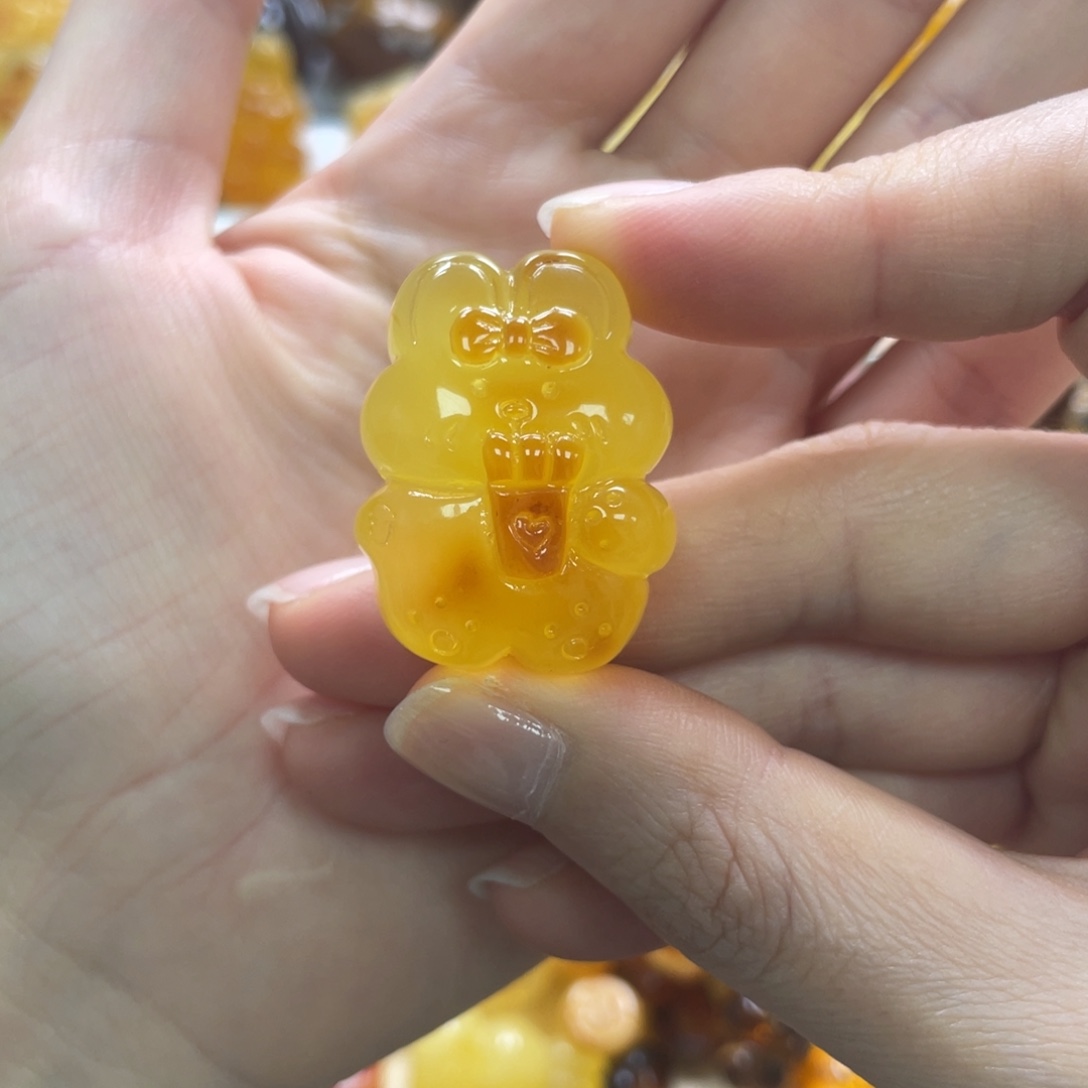 琥珀未镶嵌裸石天然琥珀