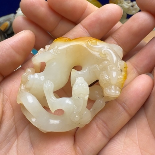 和田玉挂件未镶嵌岁**梭