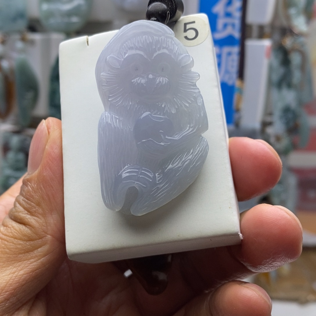 翡翠颈饰未镶嵌猴