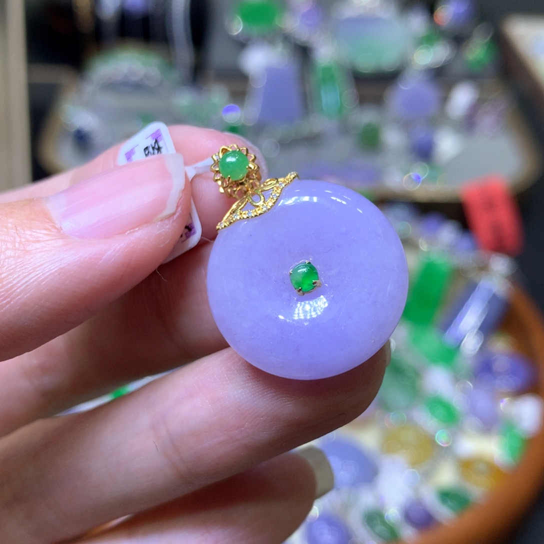 【闪购商品】翡翠颈饰18K金镶嵌翡翠吊坠项链