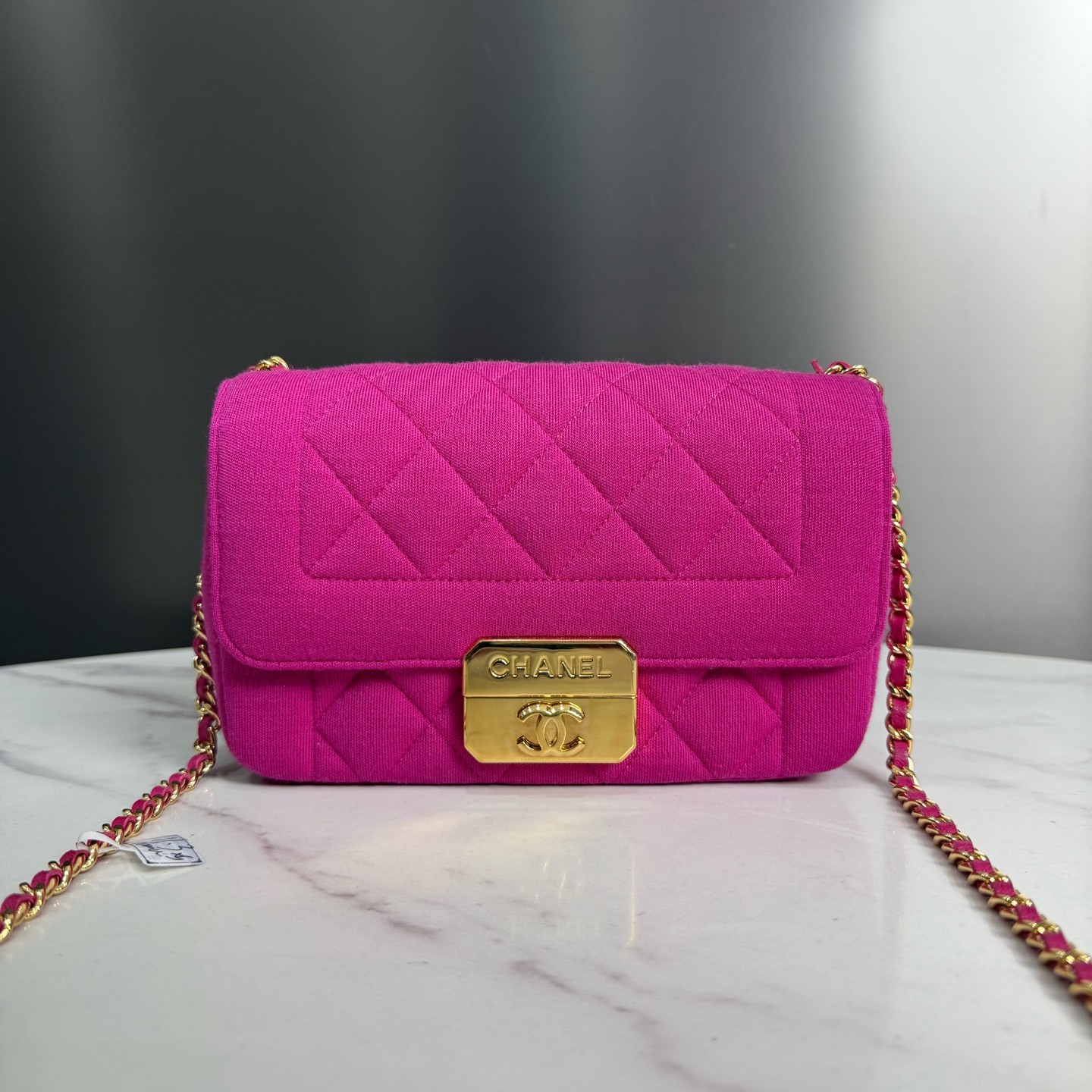 95新 Chanel/香奈儿 玫粉色织物大mini链条包，17626614