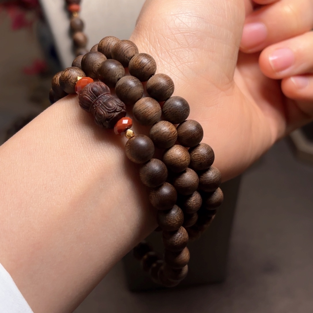 沉香手串越南芽庄天花板白棋0.8设计➕沉香木雕设计