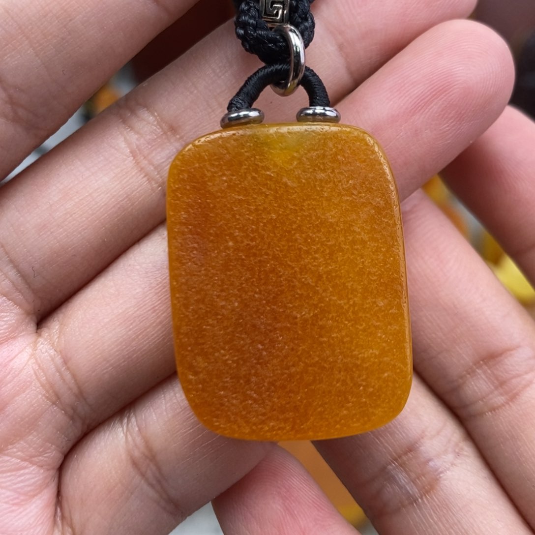 琥珀吊坠(赠链)未镶嵌