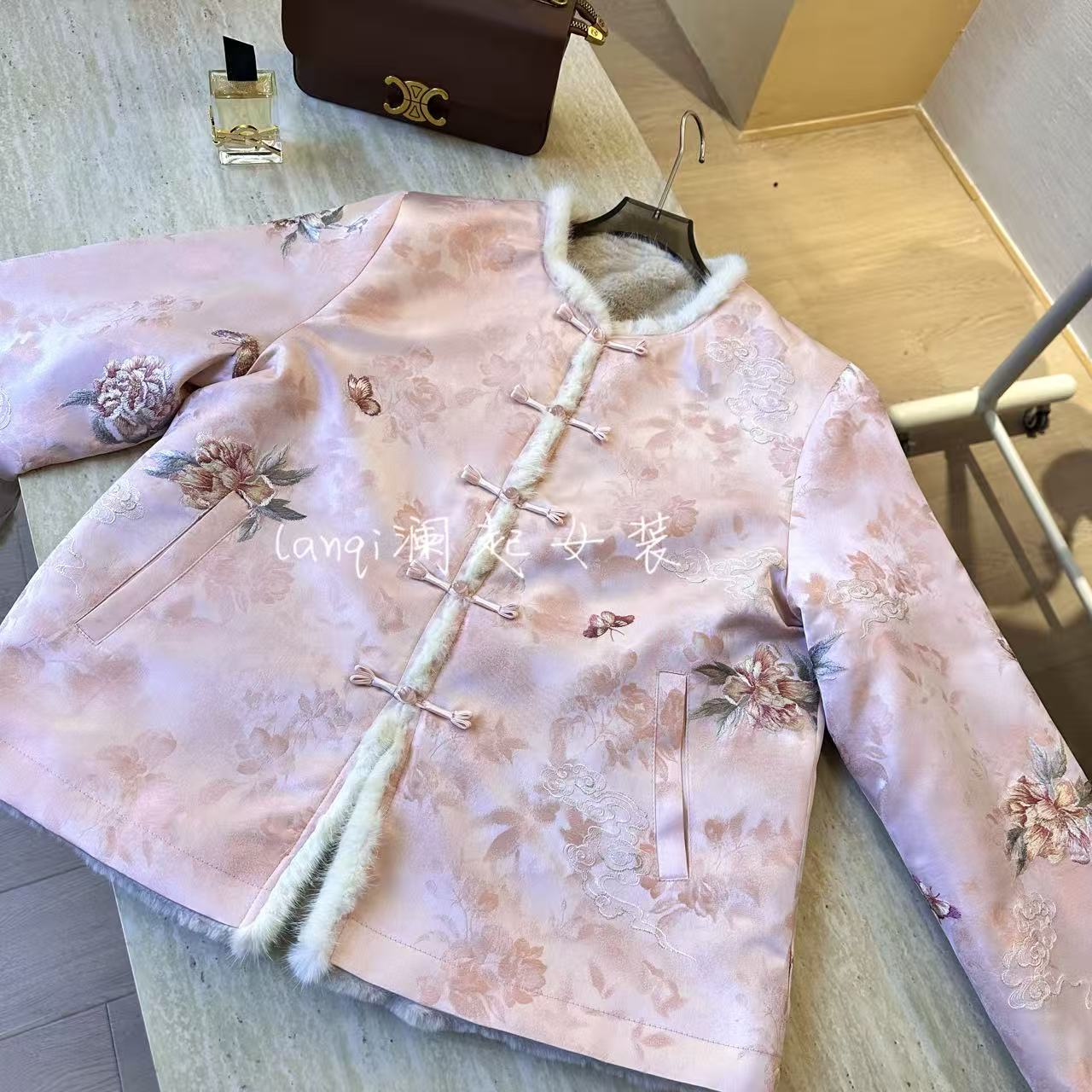 【胭枝雪】新中式织金工艺金丝绣女士冬季显白温柔贵气貂9947