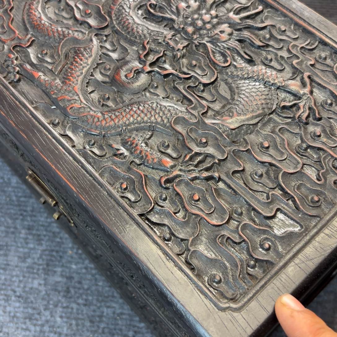木小叶紫檀独板雕刻收纳箱