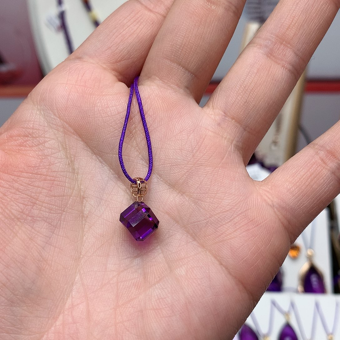 紫晶吊坠(赠链)18K金镶嵌