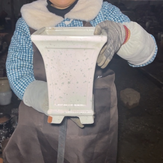 红陶口20高27瑕疵