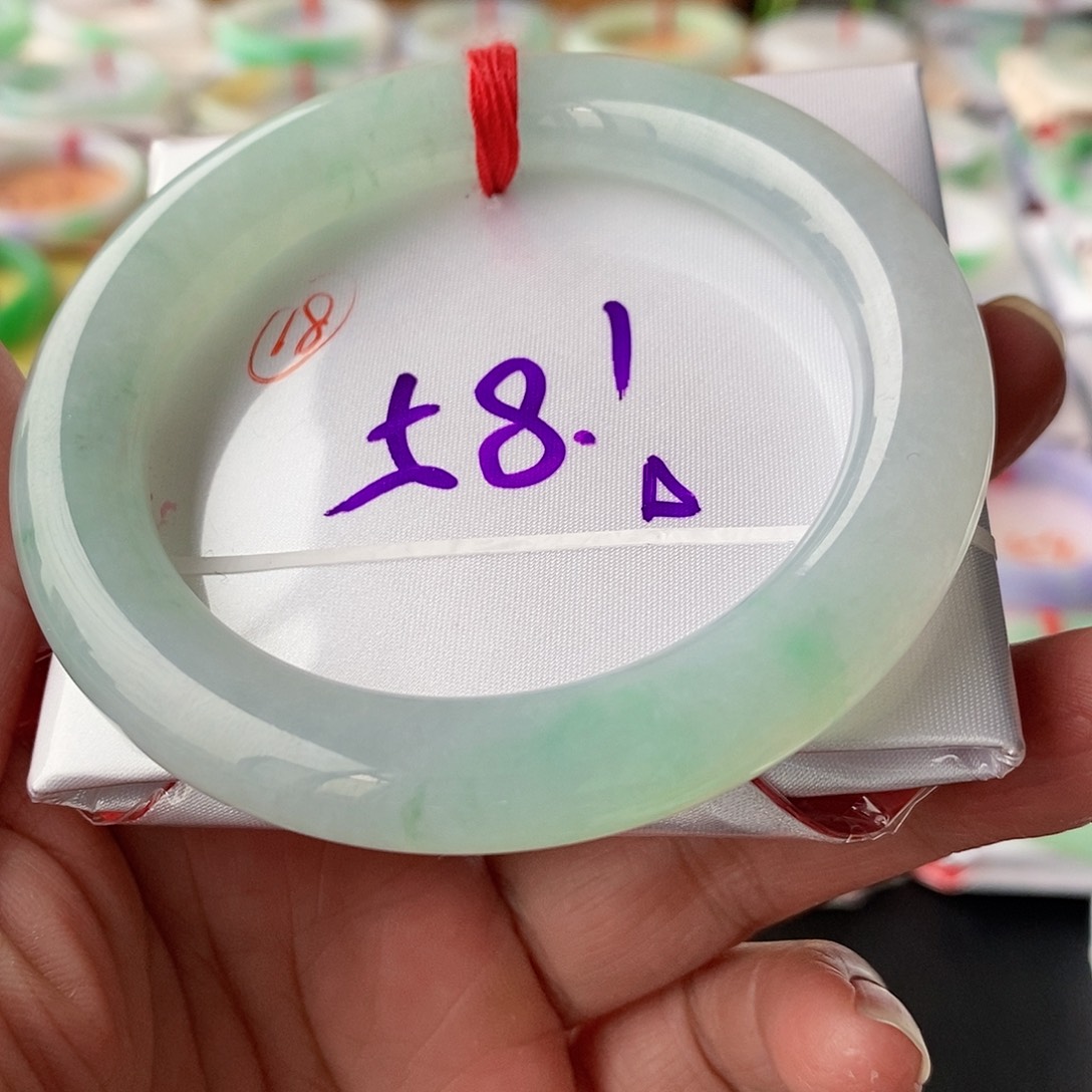翡翠手镯未镶嵌18号链接