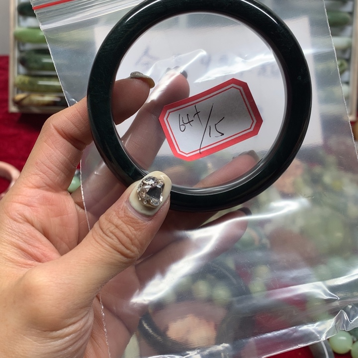 未镶嵌蛇纹石玉手镯婉****?15