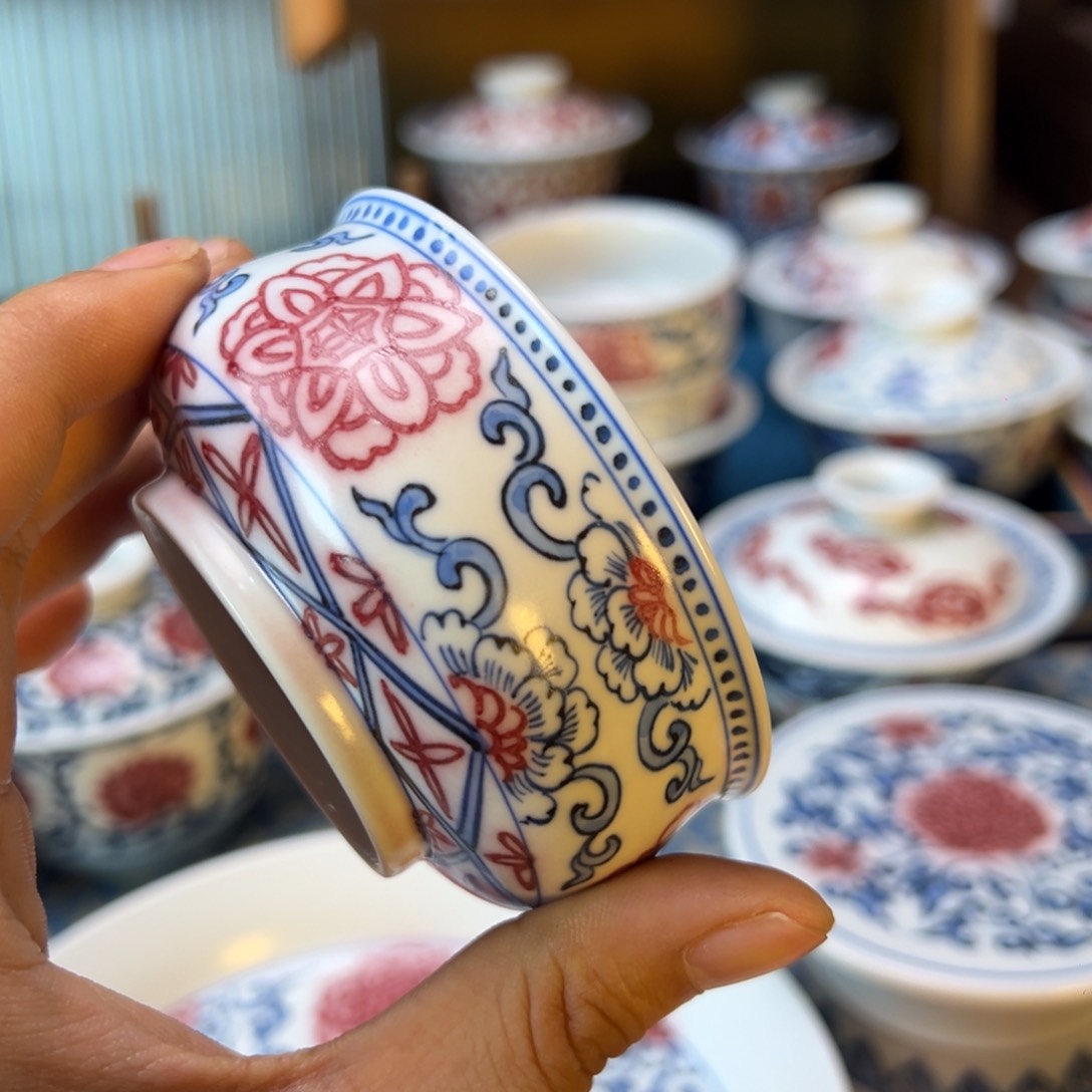 盖碗再****了景德镇茶器百宝箱