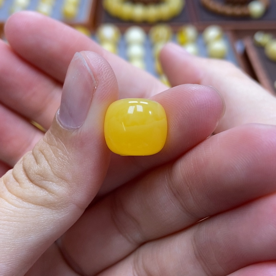 琥珀未镶嵌珠宝奇石12.9