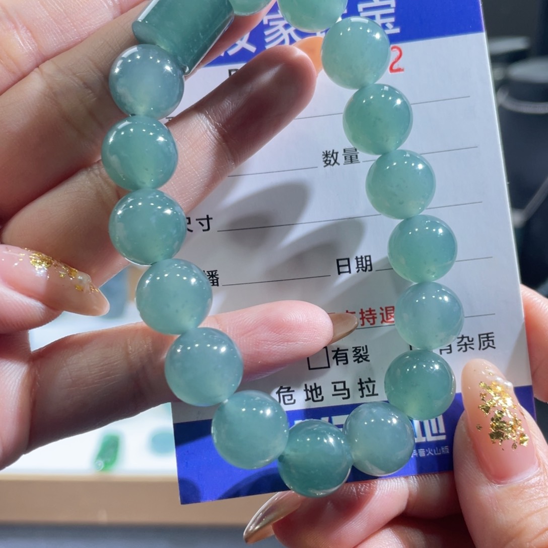 颈饰未镶嵌翡翠手串