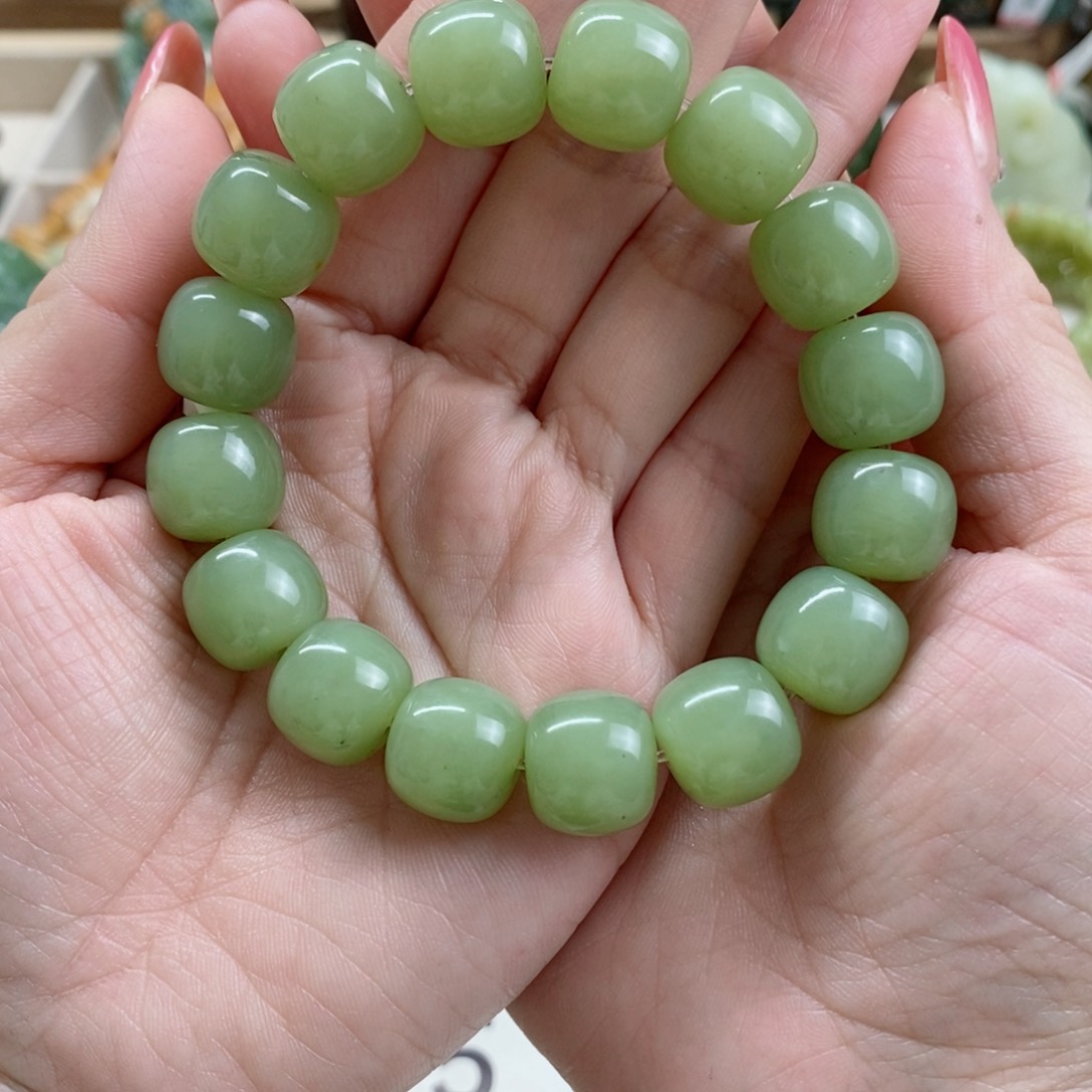 透闪石质玉手链未镶嵌