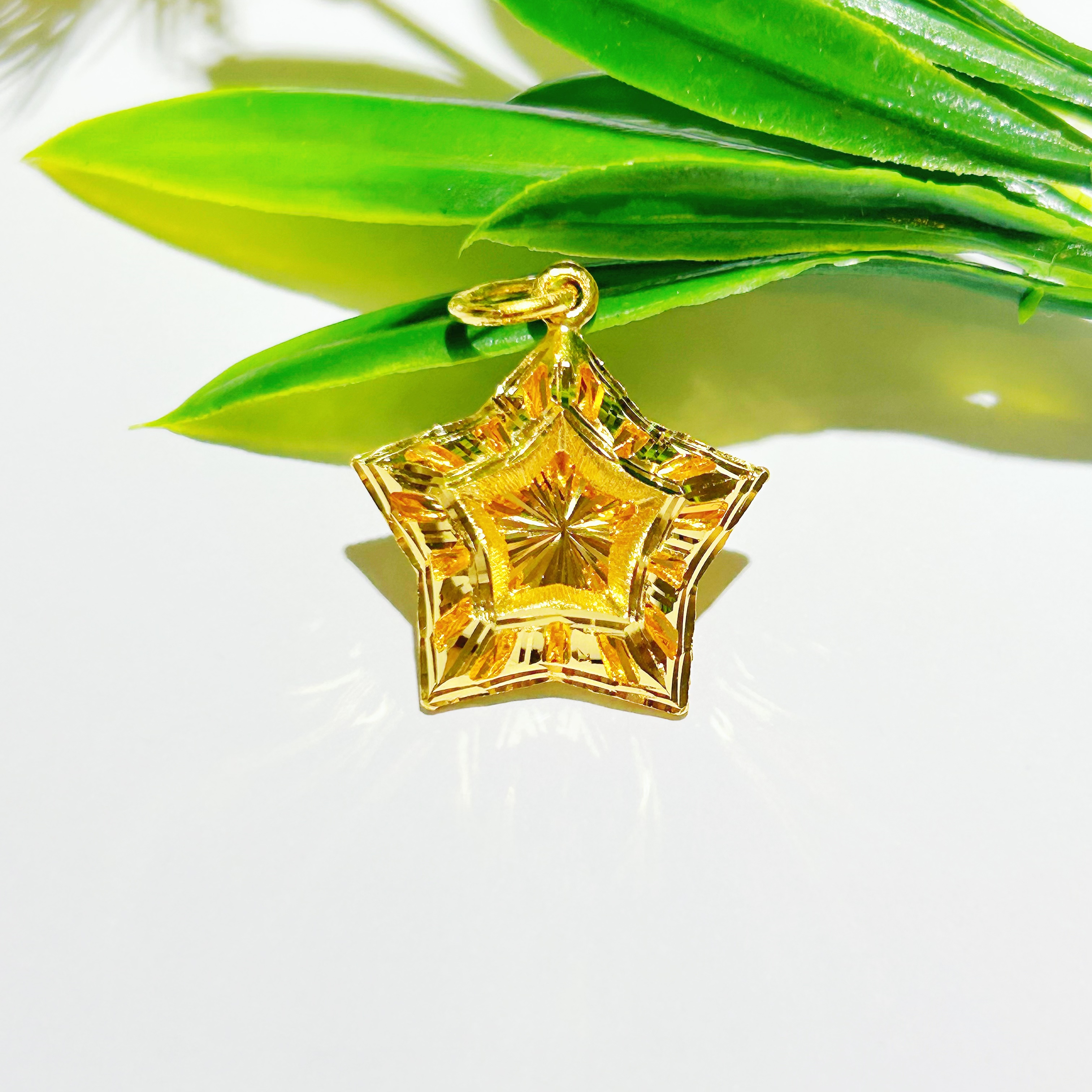 【富远黄金】足金星星影底吊坠FYHD050145