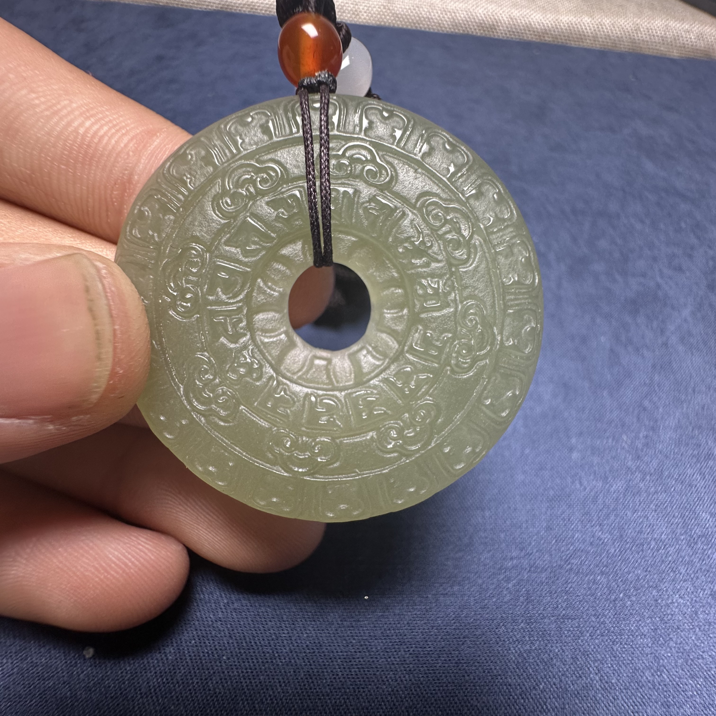 和田玉双面螺纹平安，一物一拍