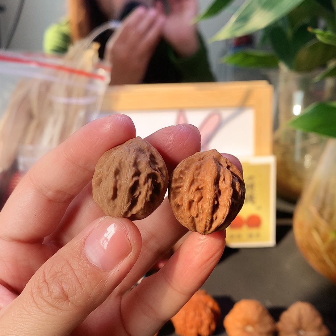 文玩核桃吊坠小手捻23