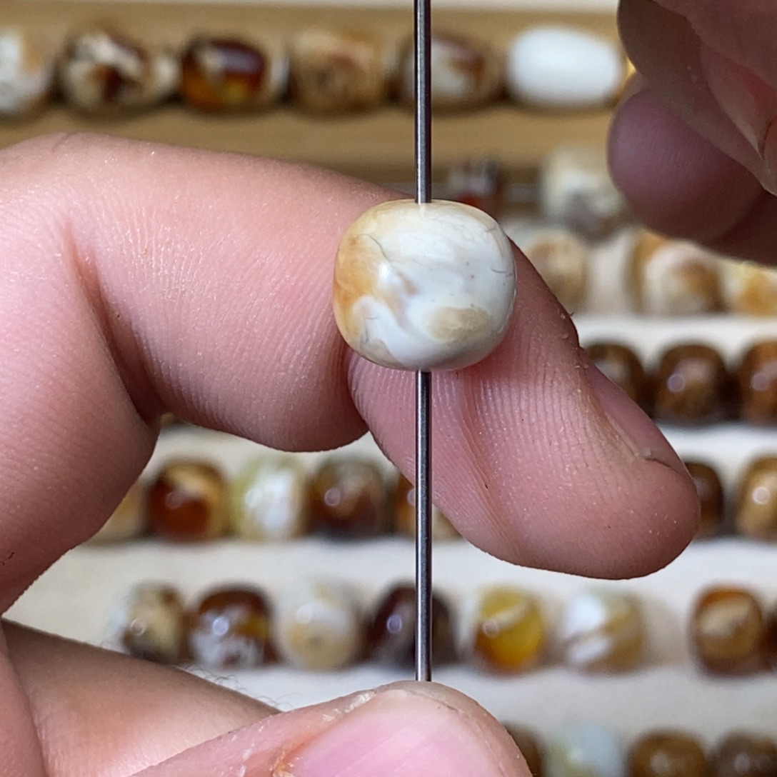 董***生琥珀未镶嵌裸石10.7mm