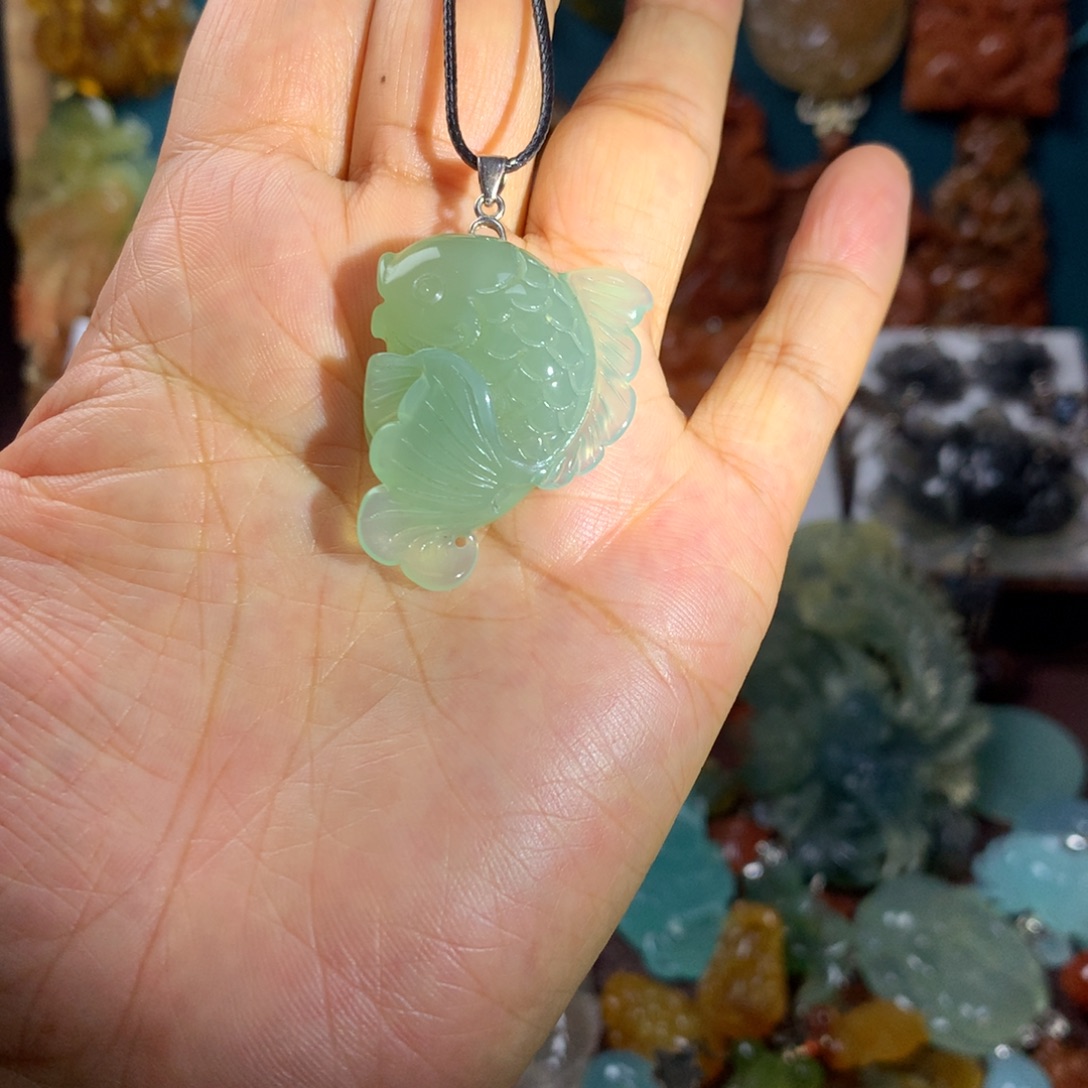 蛇纹石玉未镶嵌挂坠