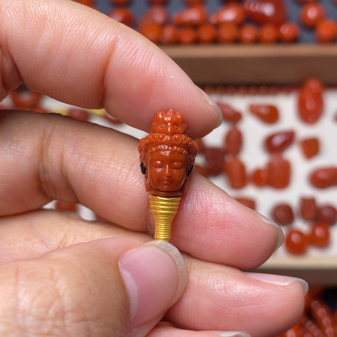 南红玛瑙配饰18K金镶嵌三通10.5