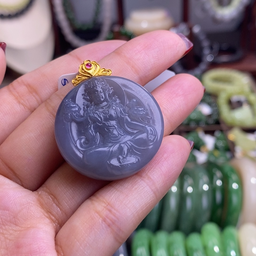 和田玉清货价浓烟紫金镶度母未镶嵌