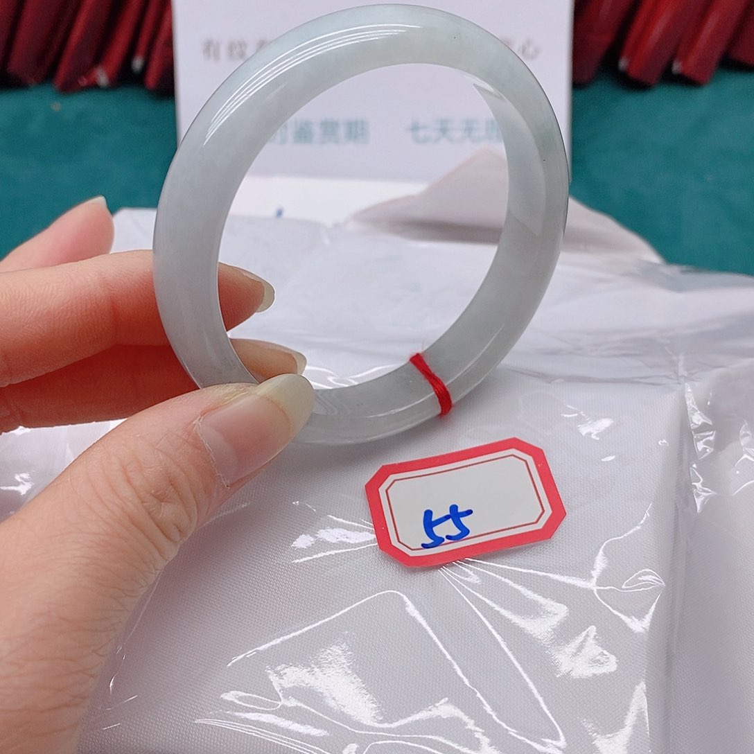 翡翠手镯未镶嵌?****Y55555555