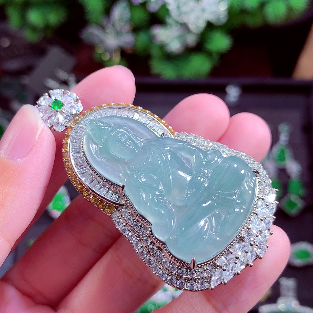 颈饰未镶嵌翡翠天然