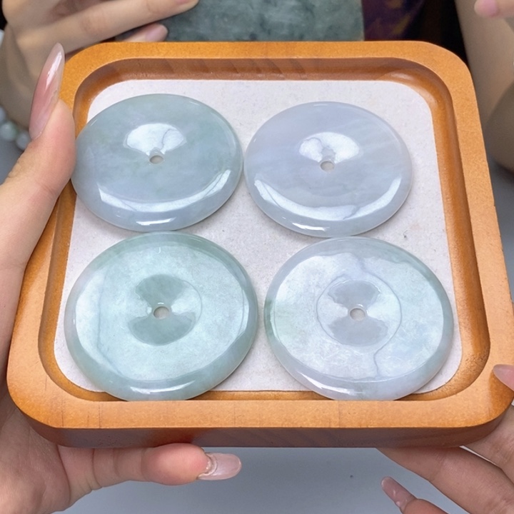 翡翠挂件未镶嵌多样性任发其一