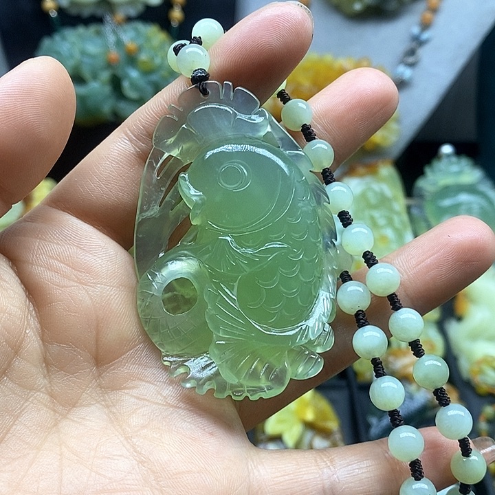 蛇纹石玉挂件未镶嵌