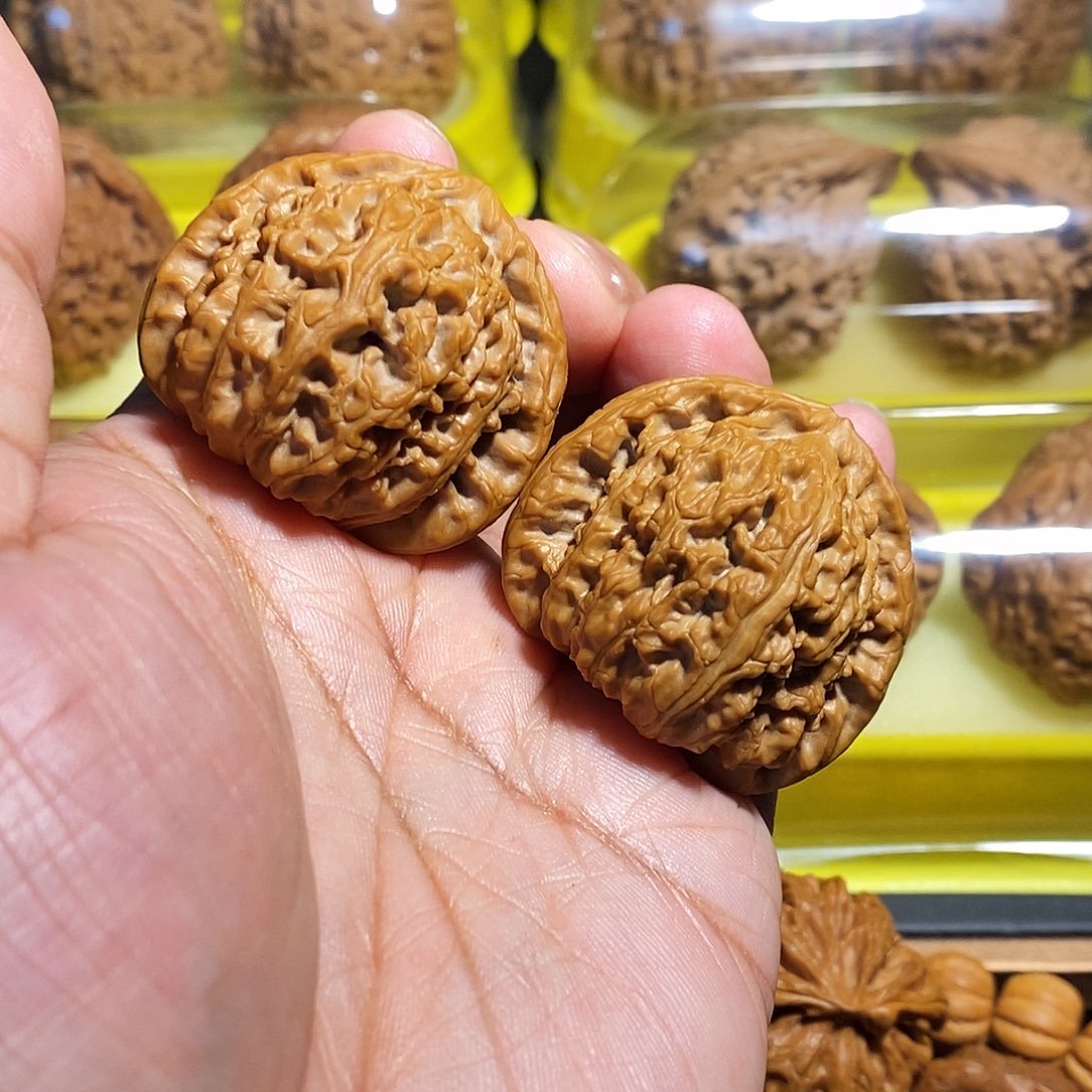 文玩核桃把件39+三角白