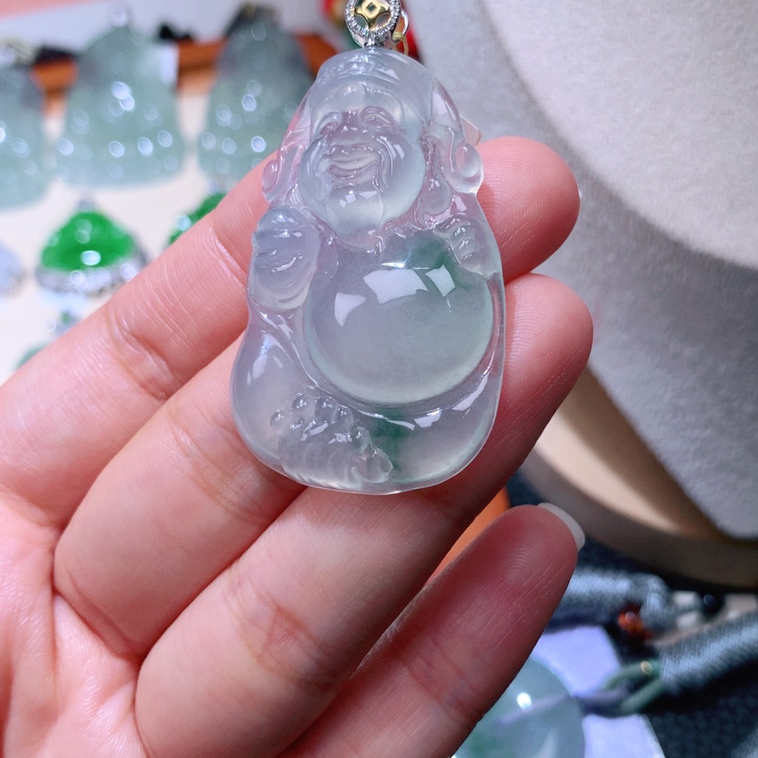 颈饰18K金镶嵌翡翠财神爷