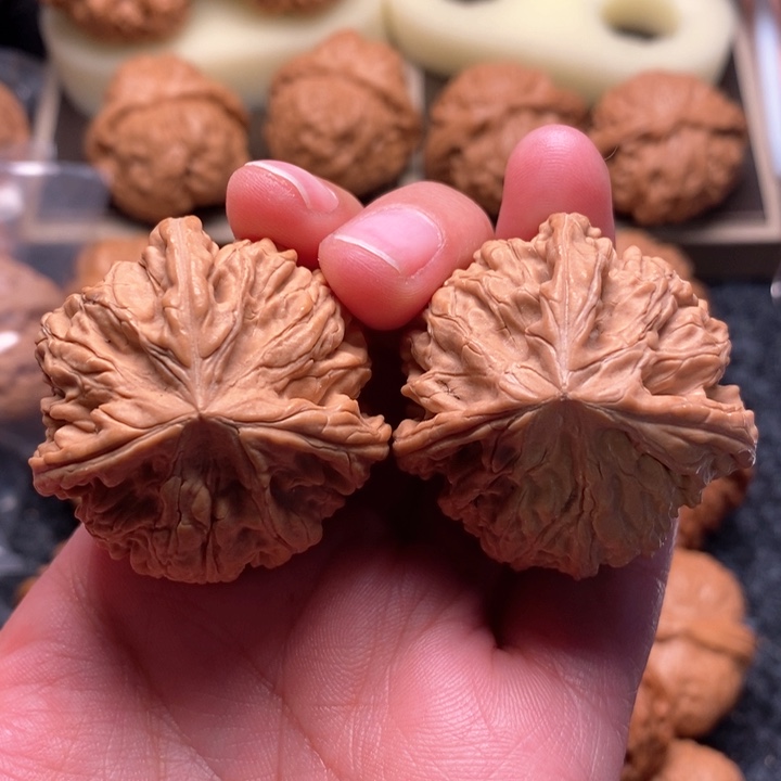 文玩核桃把件毕业三棱40