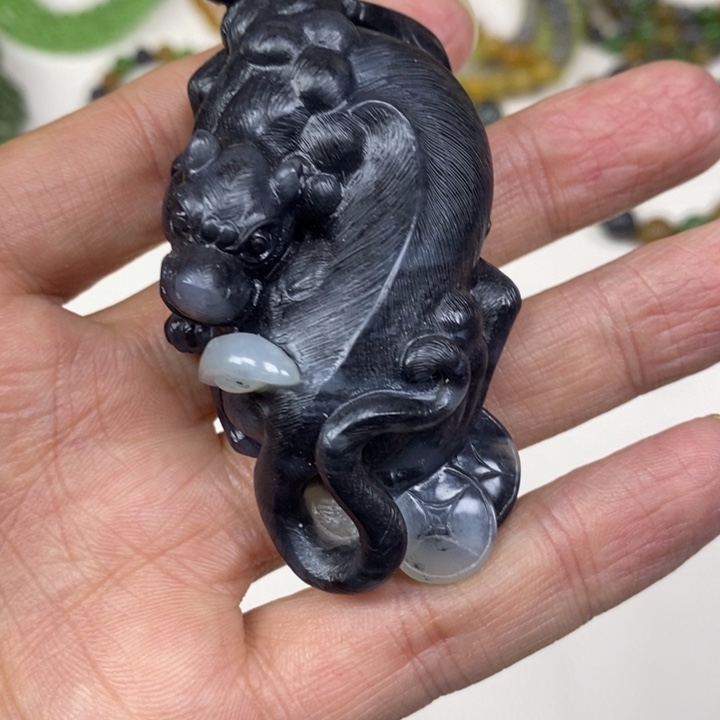 定制和田玉未镶嵌挂件