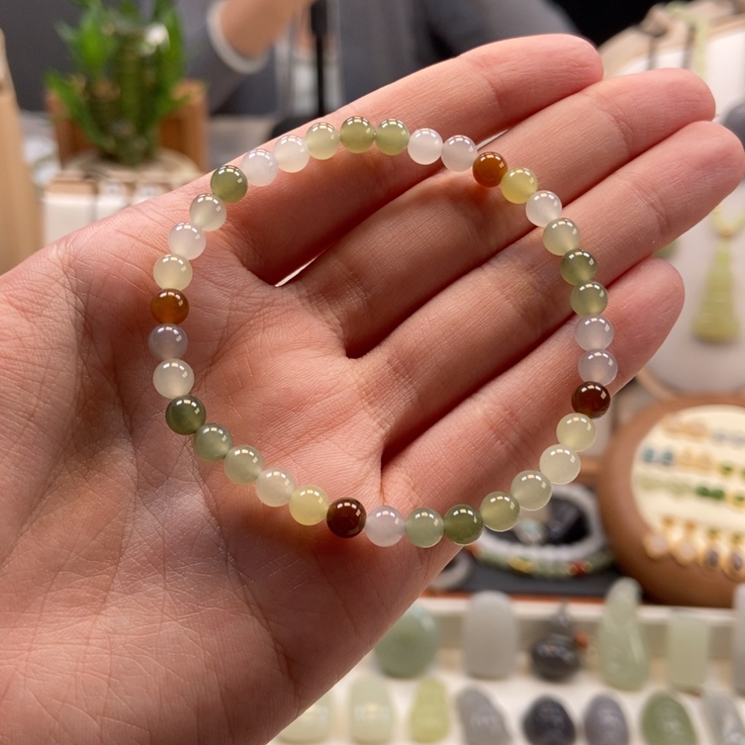 和田玉未镶嵌手串