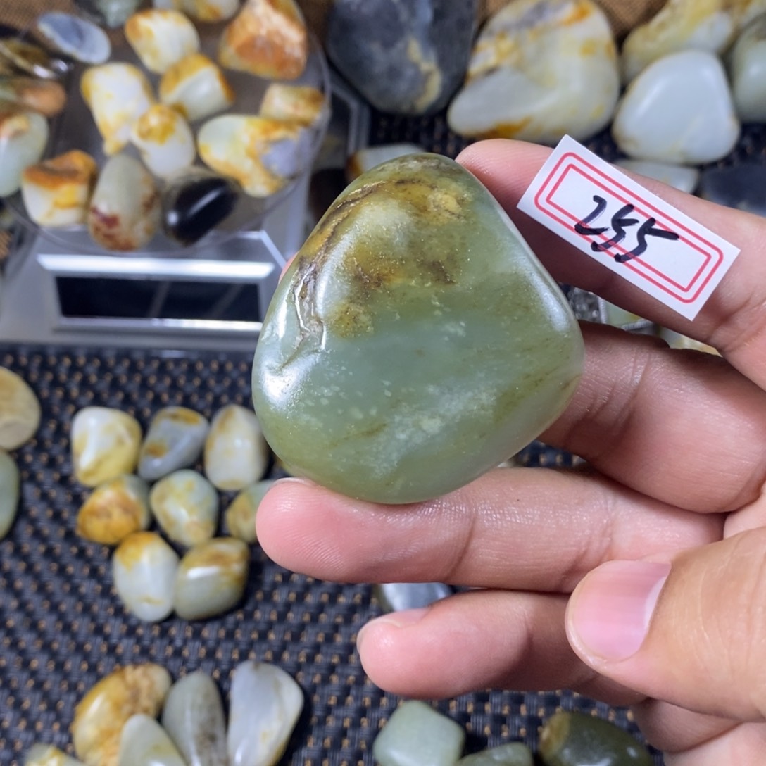 和田玉（糖玉）未镶嵌挂件
