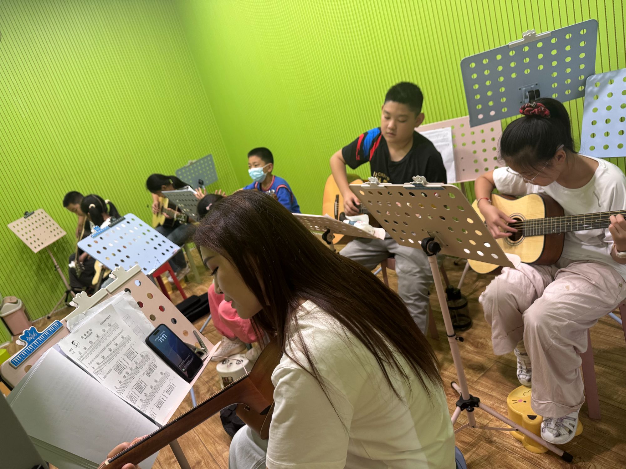 悦音琴行吉他小组课