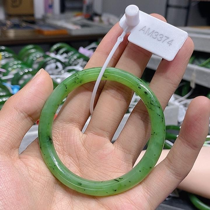 和田玉（碧玉）未镶嵌手镯