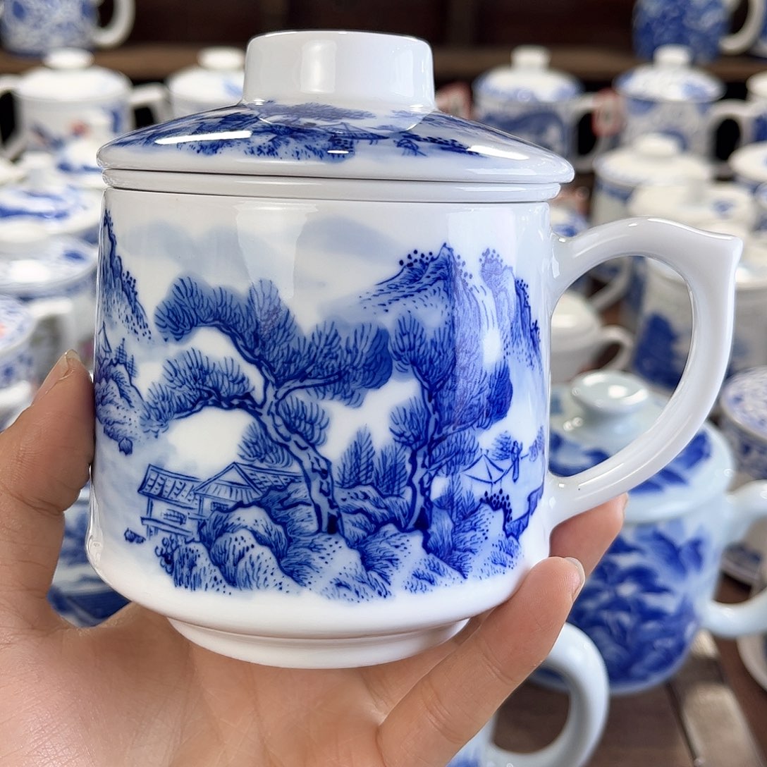 刘*哥景德镇陶瓷马克杯带盖