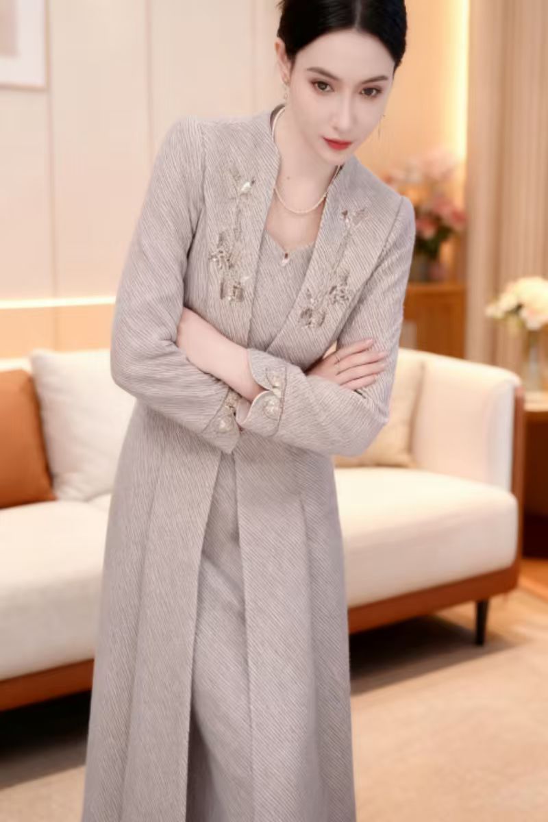 新中式2025年秋季女士连衣裙新款小众轻奢国潮气质修身显瘦假两件