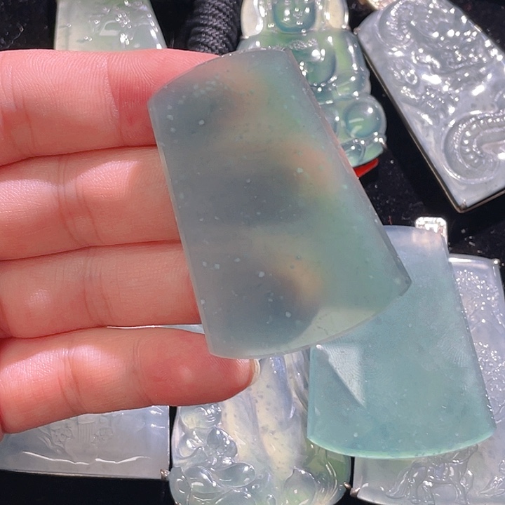 翡翠颈饰未镶嵌57，