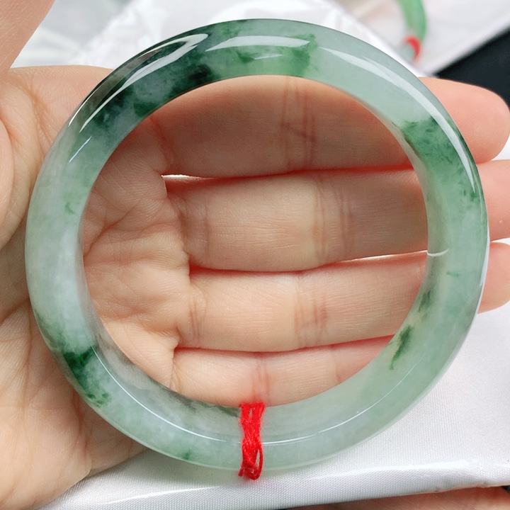 翡翠手镯未镶嵌冰飘花58